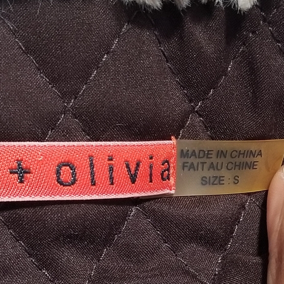 Alice + Olivia Tan White & Grey Marbled Faux Fur Open Vest Size Small - Picture 5 of 14